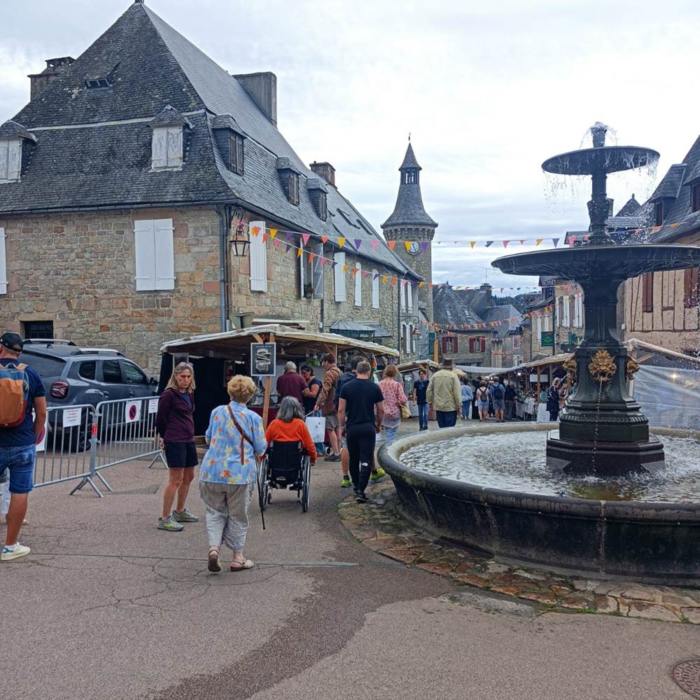 La-Fontaine-aux-Lions-presta