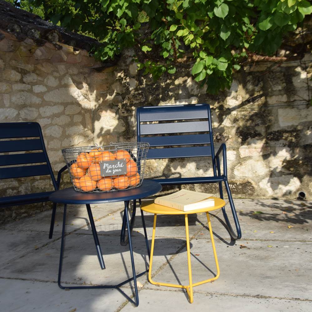 Terrasse sud et abricotier gorgé de soleil-presta