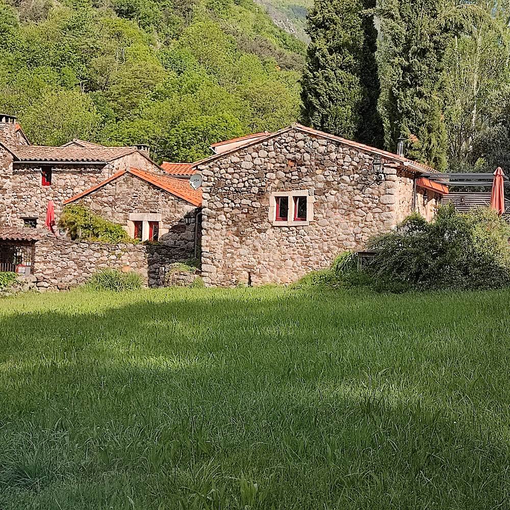 Vue d ensemble du Mas de Ribard-presta