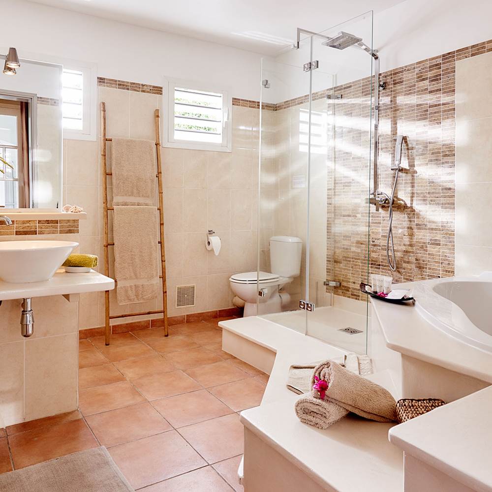 Chambre Cannelle - Salle de bain - La villa des cannes Sainte Marie La Reunion-presta