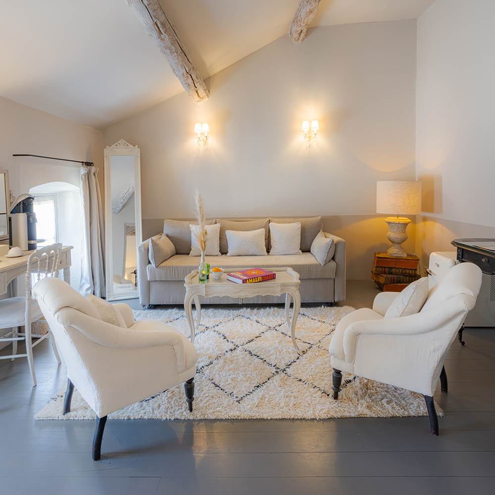 Suite Framboise salon-gallery