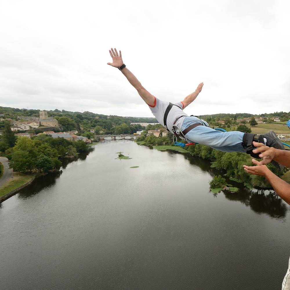 saut-a-l-elastique-nantes-gallery
