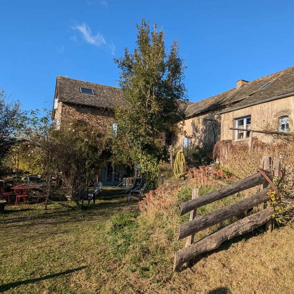 batisse-ancienne-ferme-saisonnee-maison-hotes-patrimoine-aveyron.jpg-gallery