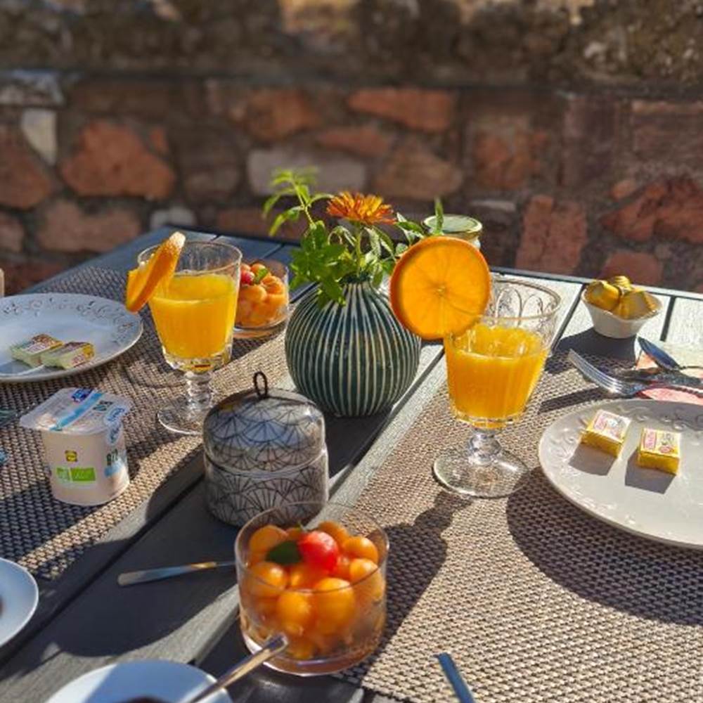 petit-dejeuner-chambre-hotes-puget-sur-argens.jpg