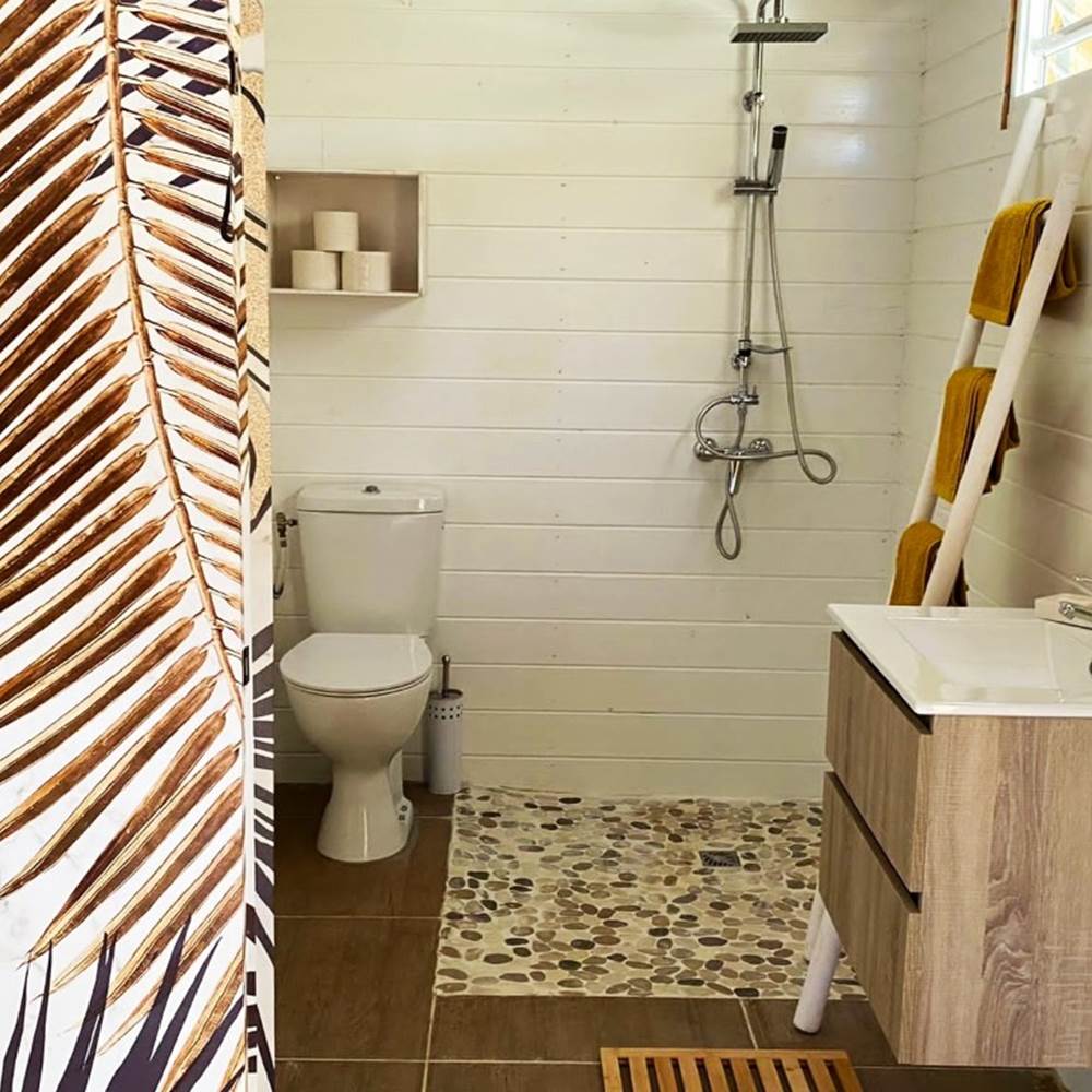 Une des salle de bain du bungalow de Mounkapousse-presta