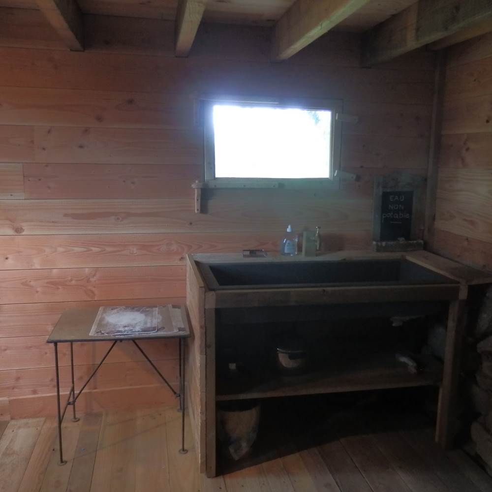 cabane ecolodge - lavabo eau de source-presta