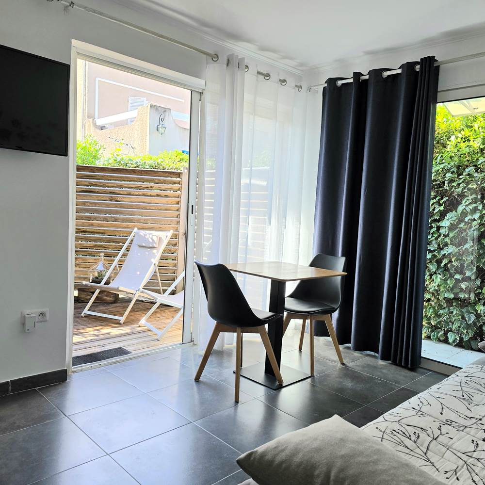 appartement-roya-piscine-chauffee-saint-florent-presta