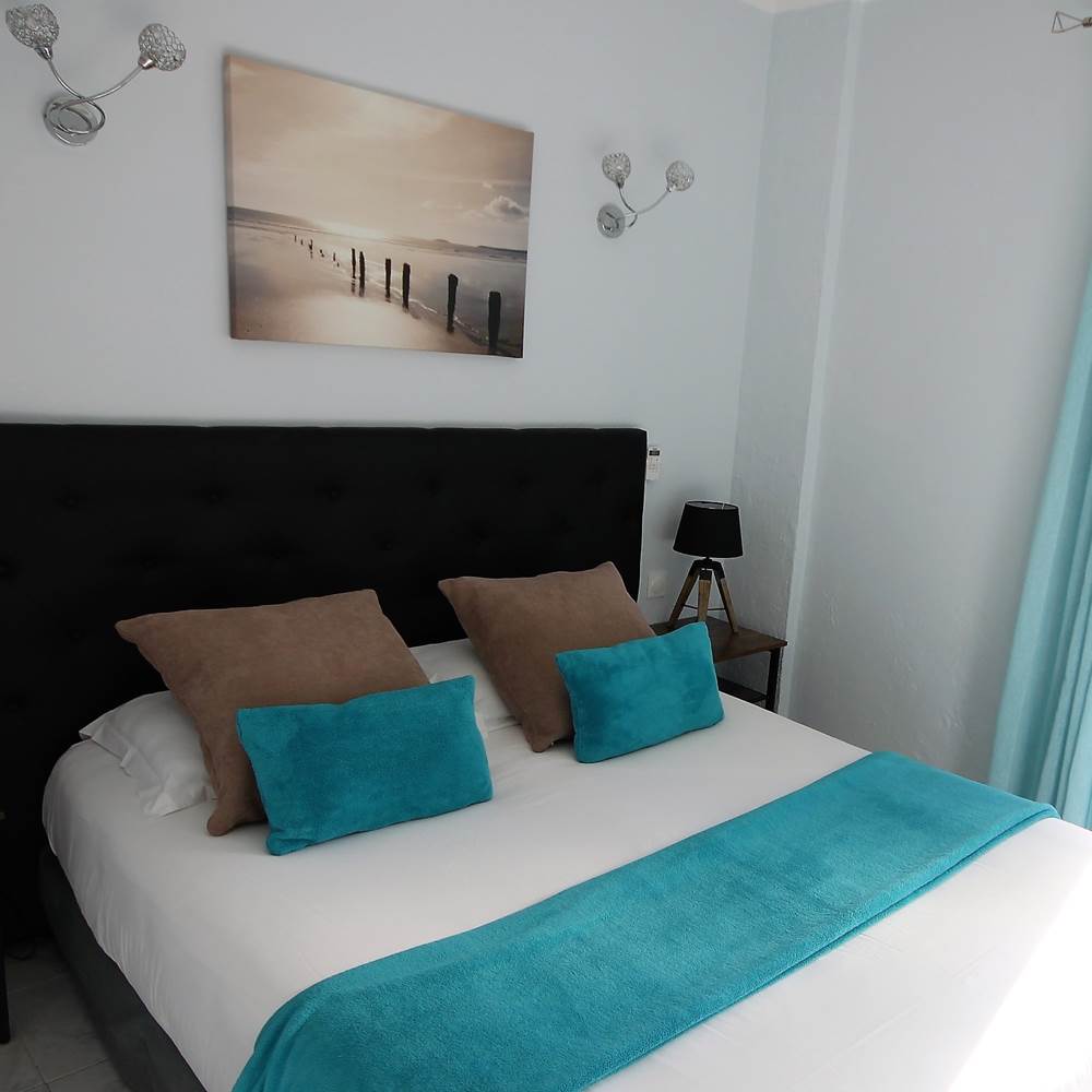 Chambre coté jardin des appartements Lotu ou Saleccia Appart Bleu Azur à Saint Florent  Corse-presta