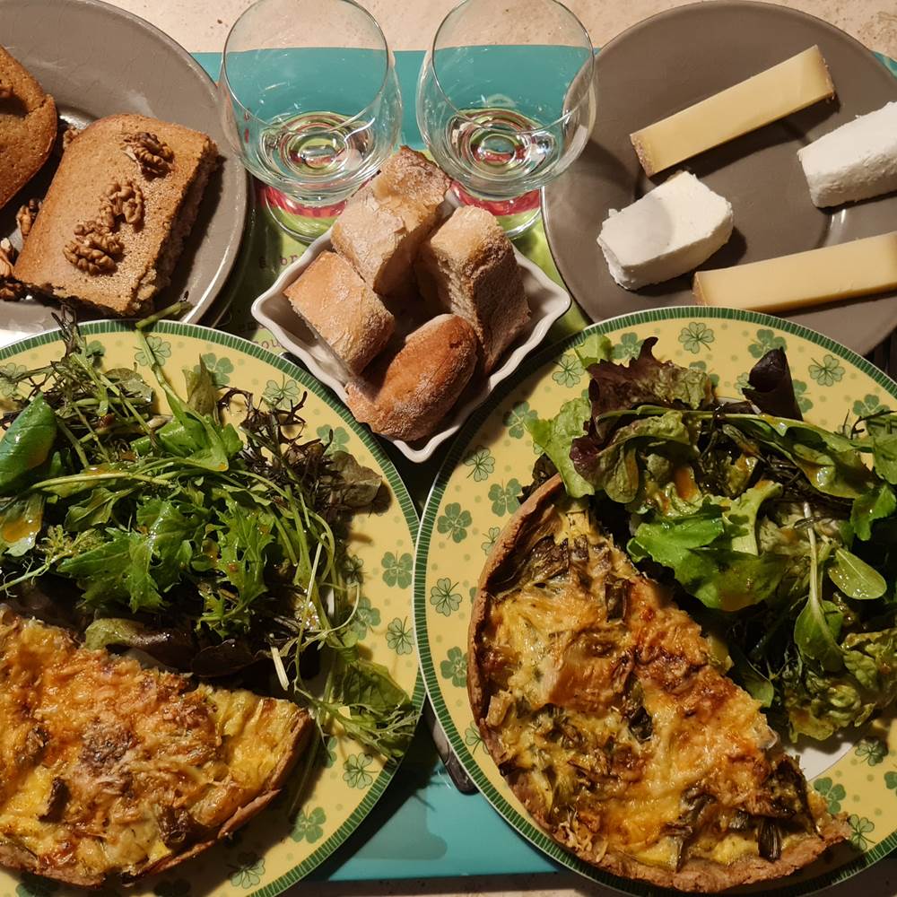 le plessis - repas servi en terrasse-presta