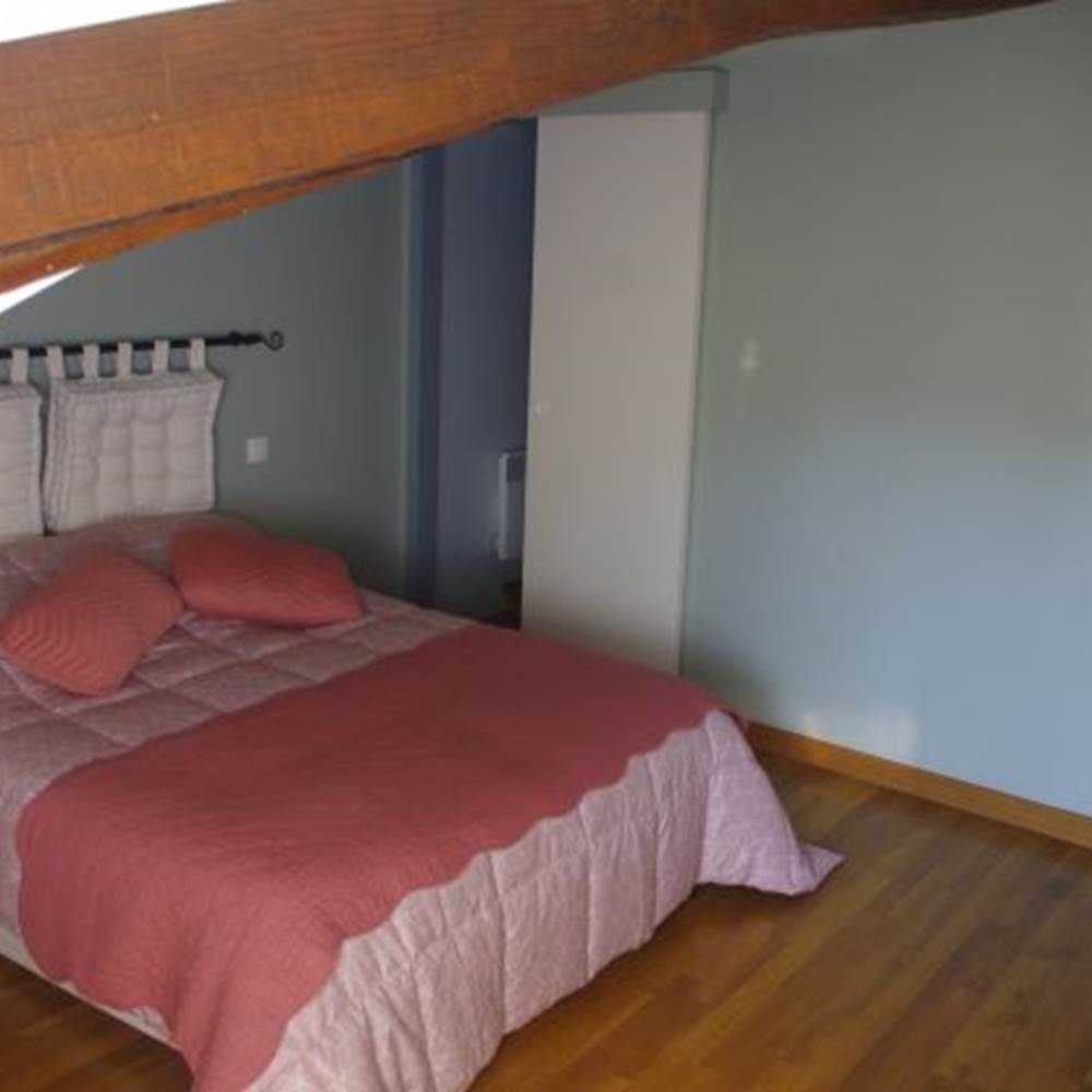 droséra avec porte donnant accès à la sdb et les wc-presta