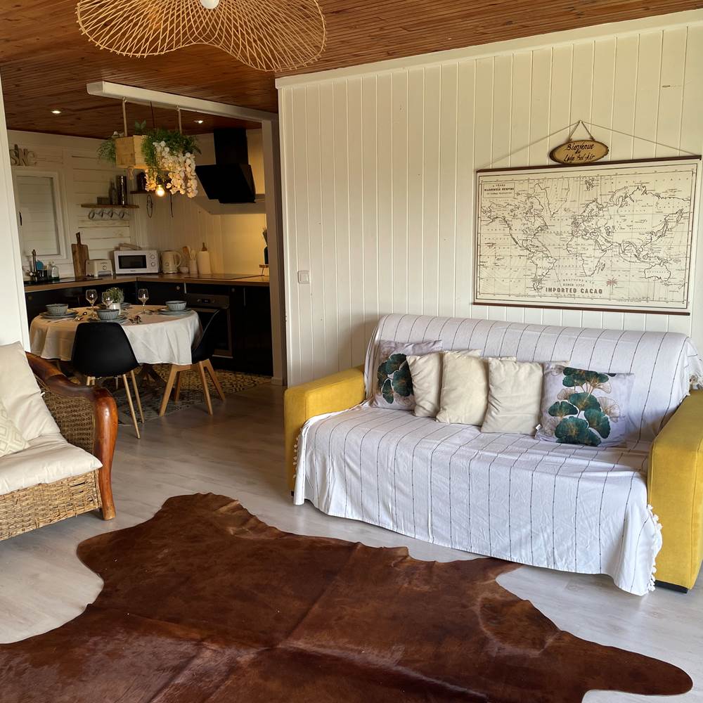 Vue sur salon et cuisine Hamptons-gallery