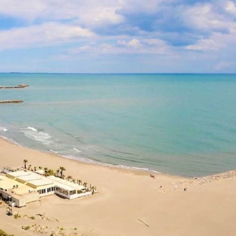 saintes-maries-farinette-plage-gallery