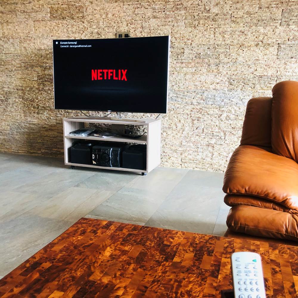 C390A797-0CB3-4CF9-B272-F035DD060753_1_201_a