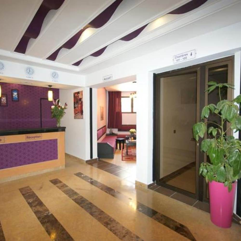 Hôtel Inou - réception-presta