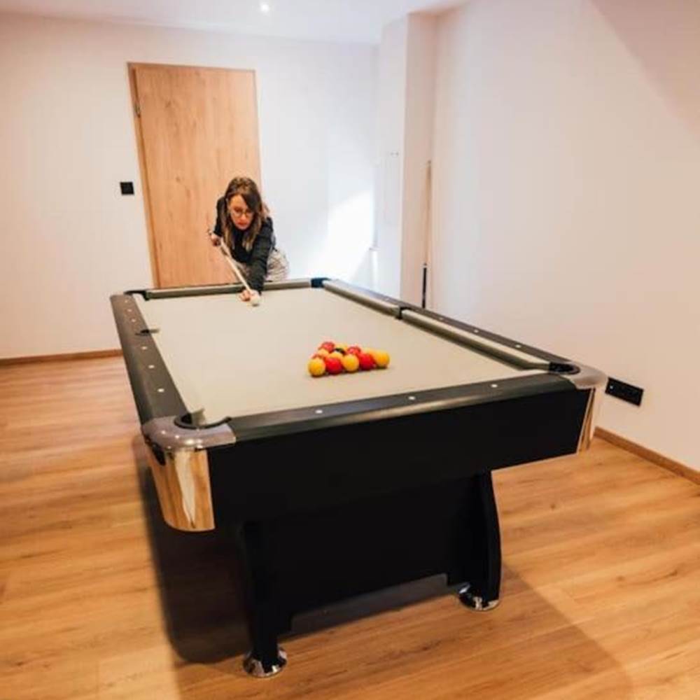 GITE-LA-RUINE-Billard-presta