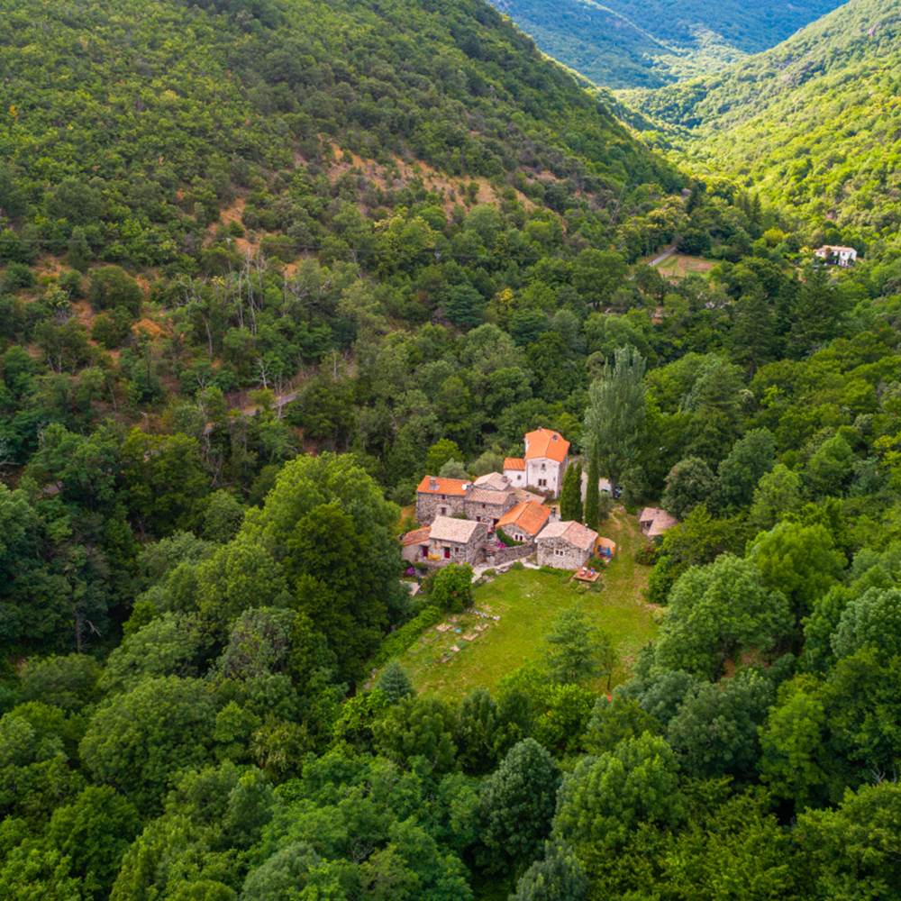 Vue du Mas de Ribard en Cevennes-presta