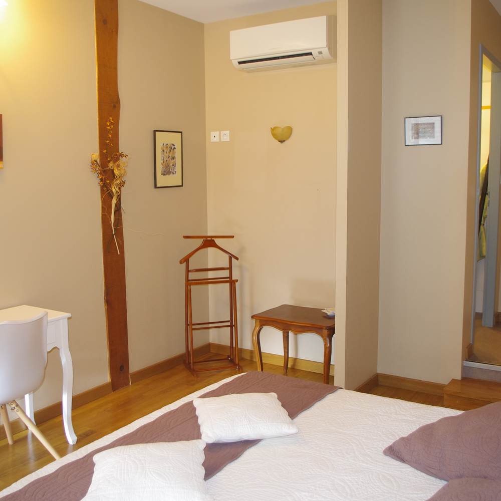 Avec table / bureau-presta