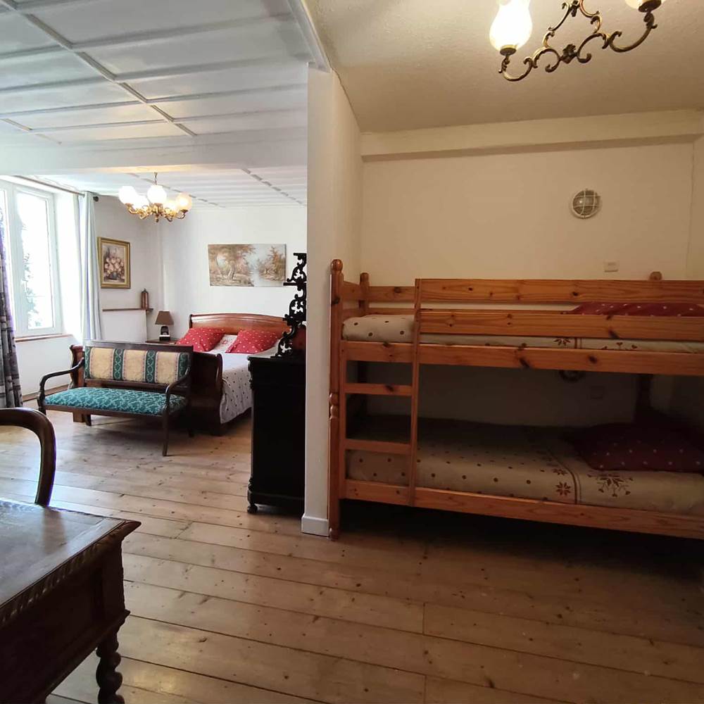 3bd00452-d8af-48d3-8a57-04fd2d699e09-gallery