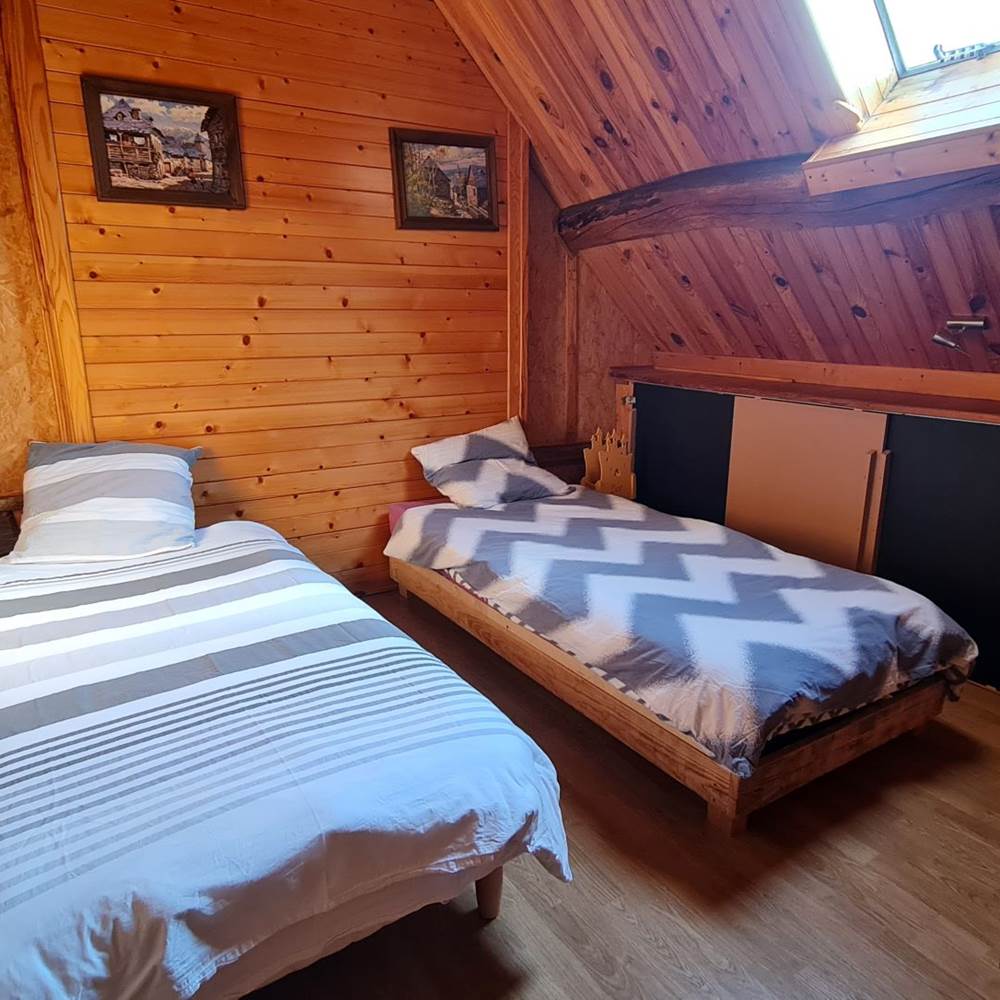 Les Eduens - chambre etage-presta
