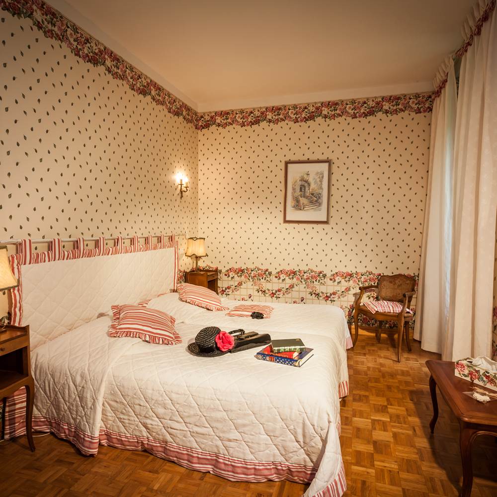 Hostellerie du grand duc chambre 2 lits-gallery