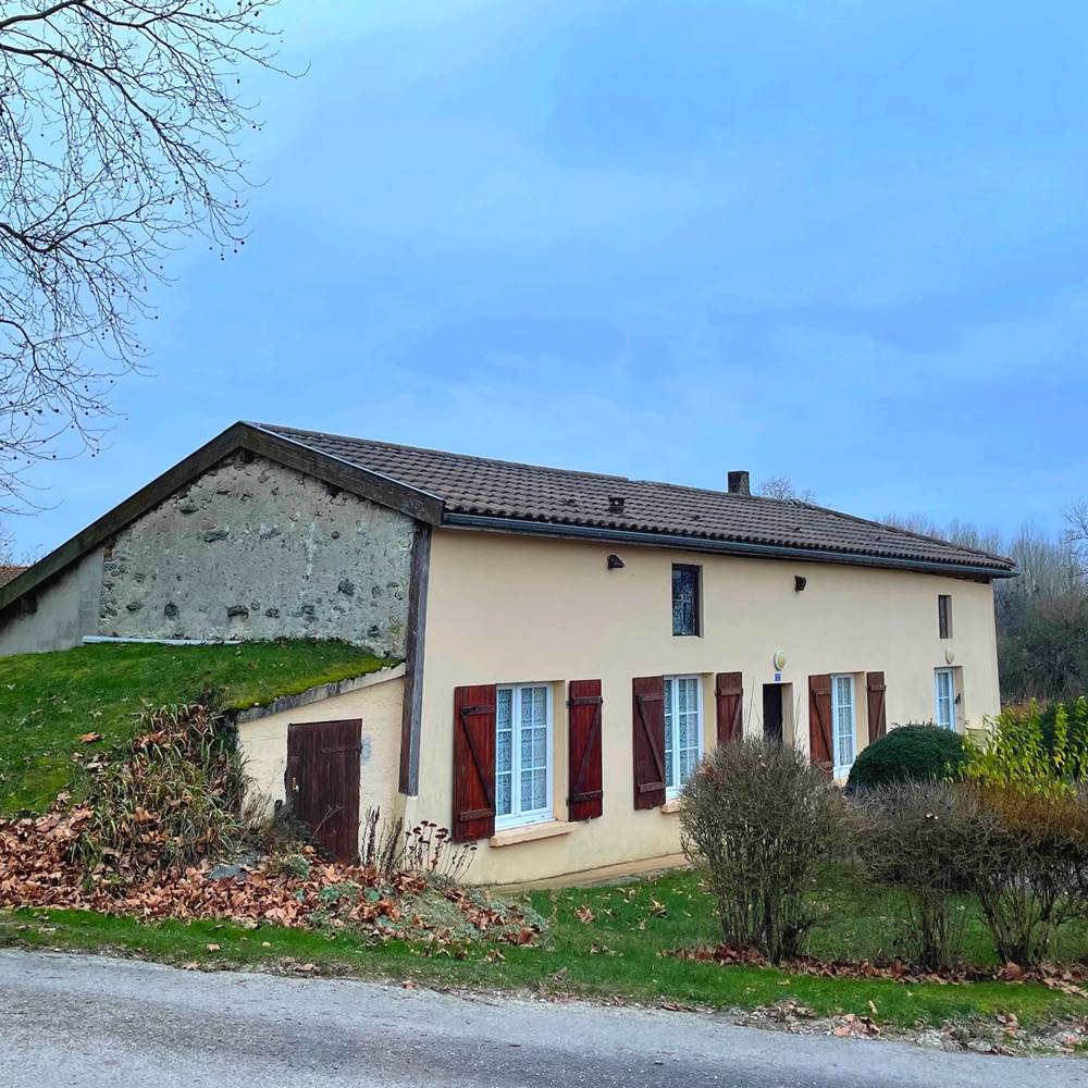 Le Gite : coté rue-special-offers