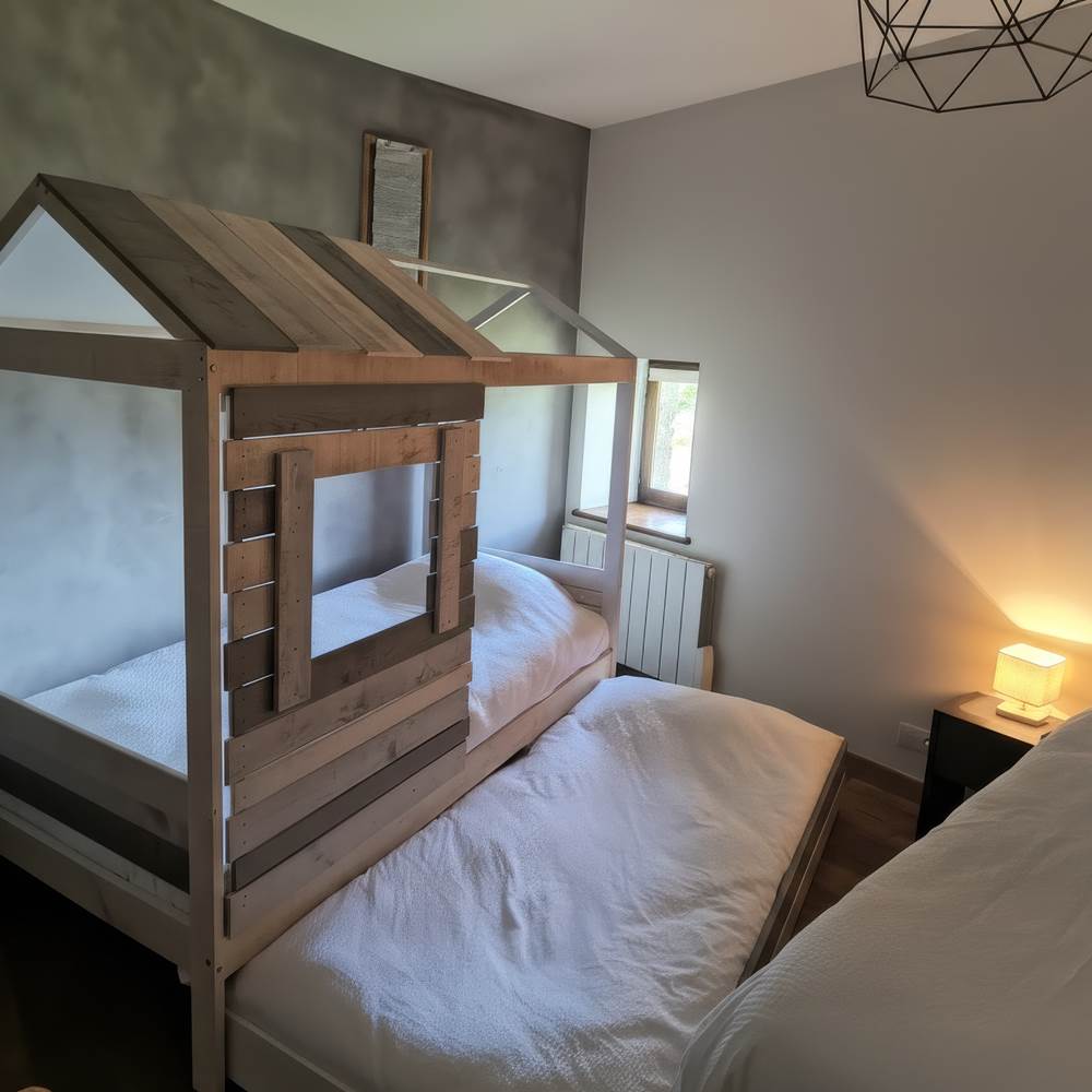 chambre-enfants-gite-boise-aveyron-lit-cabane.jpg-presta