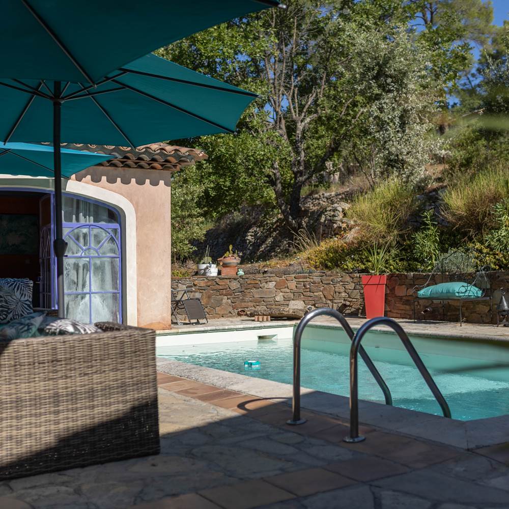 Vue Piscine Partagée avec nous  et la 2 eme location-presta