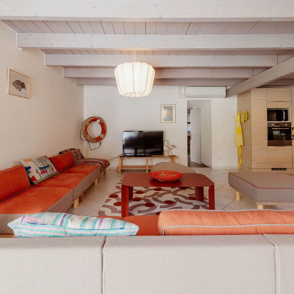 Le Chai Roudoudou , salon, canapés, TV, internet-gallery