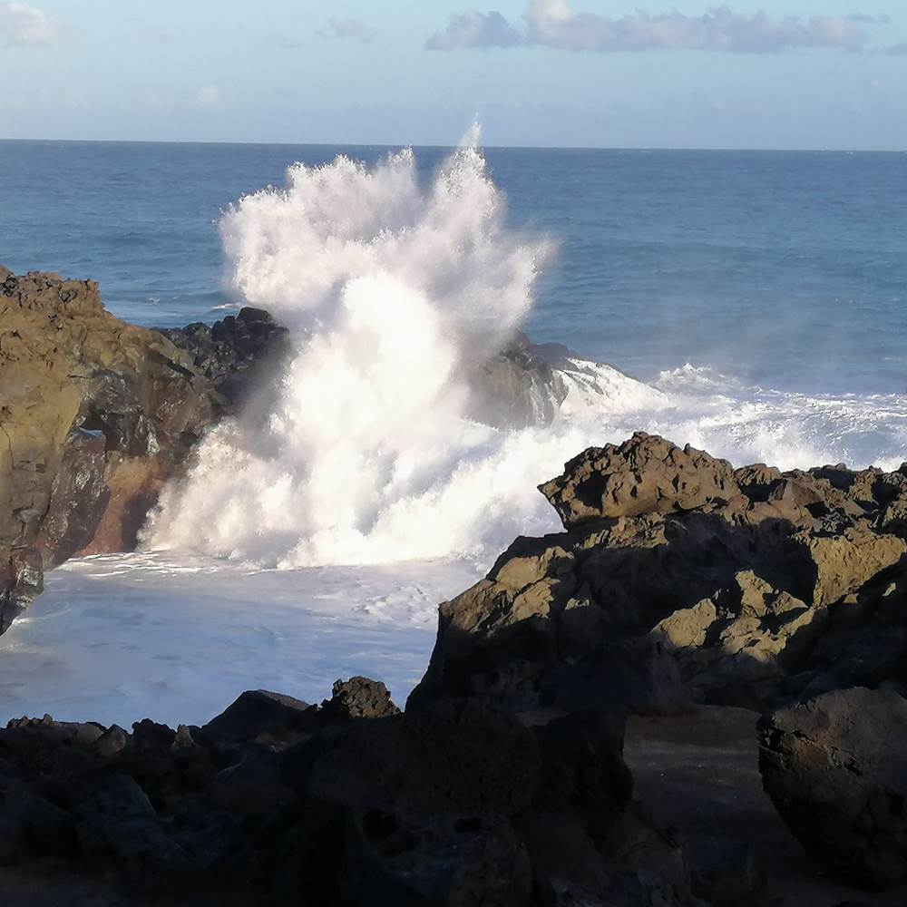 le-gouffre-detang-sale-a-deux-pas-des-locations-saisonnieres-cazadodo-974.jpg-gallery