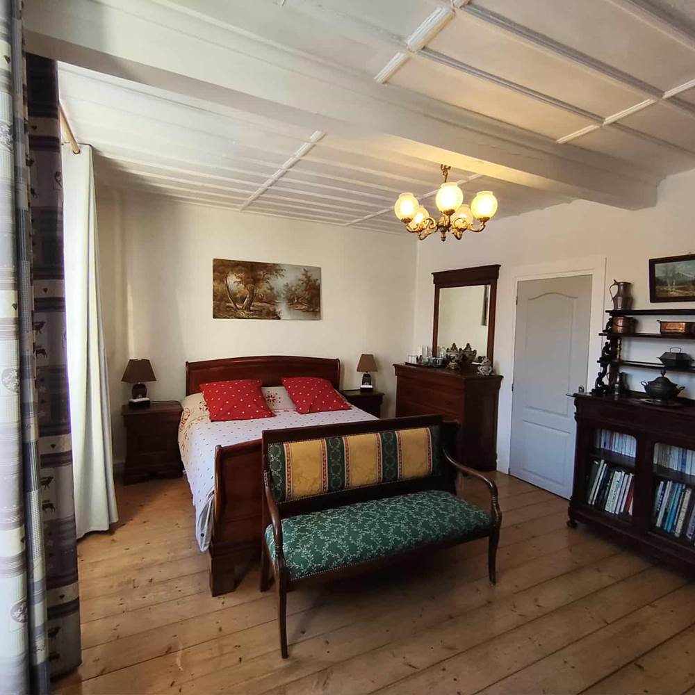 13418366-4d5d-4503-a109-50cd2d86c79f-gallery