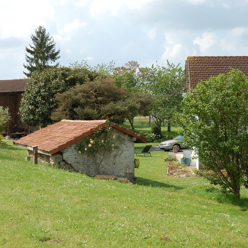 Bel emplacement aire camping car Doazit