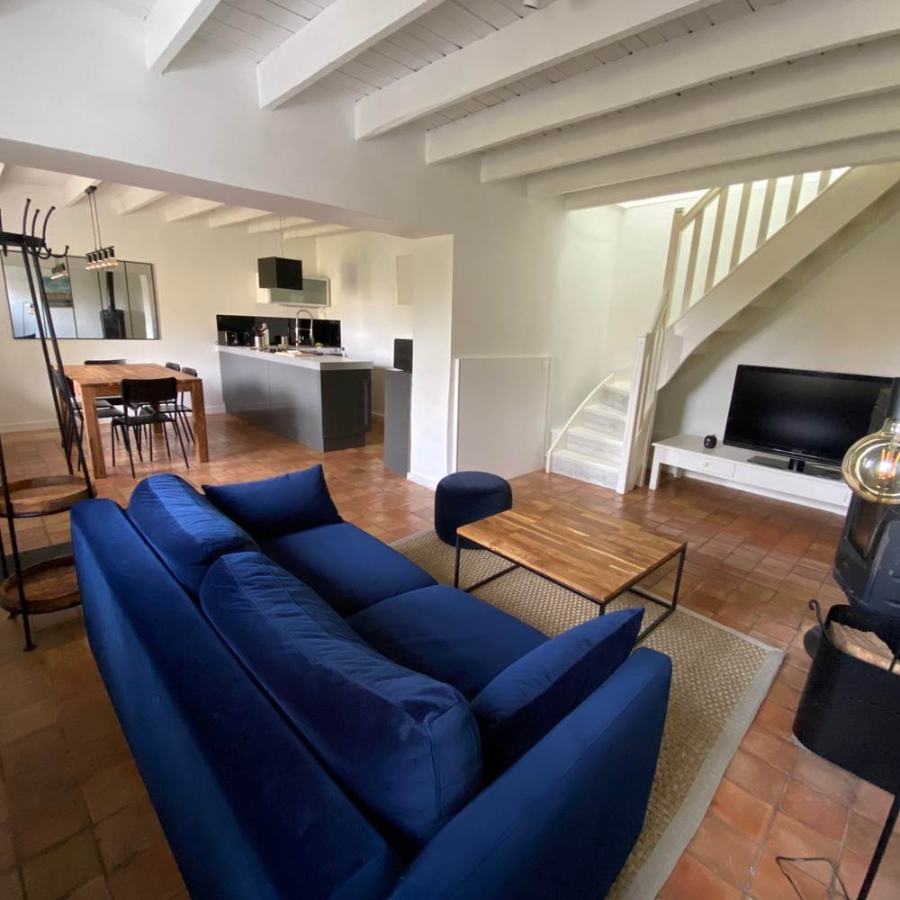 Le gîte "La Petite Maison" proche de Lyon avec pièce de vie confortable : TV et poêle à bois !-gallery