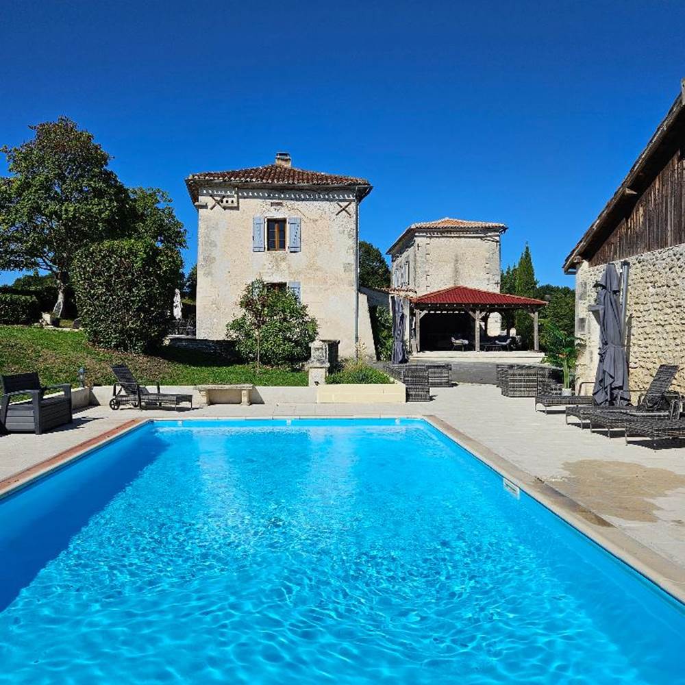 LB pool 2 houses and covered terrace-presta