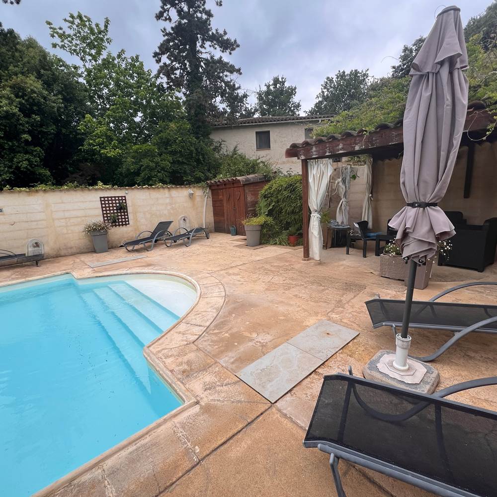 Piscine cote marches