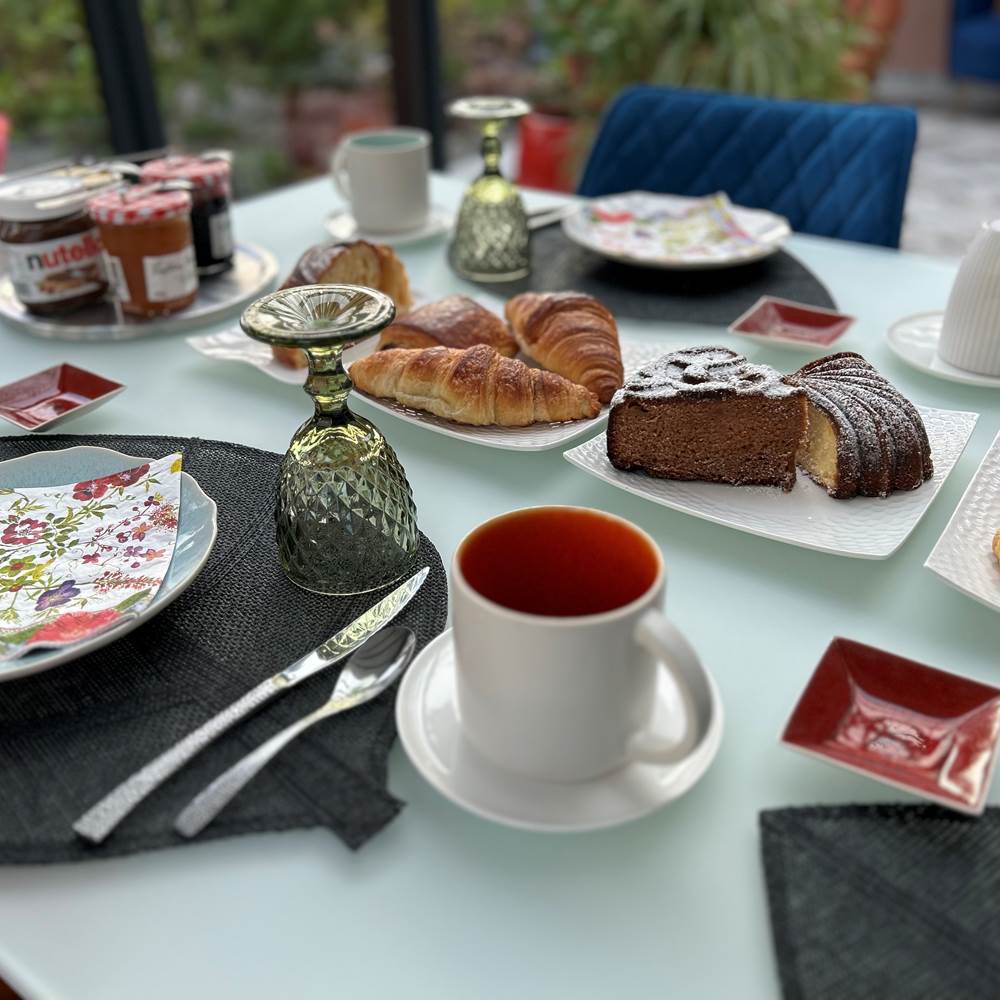 Petit déjeuner continental chez Les Suites Champenoises-gallery