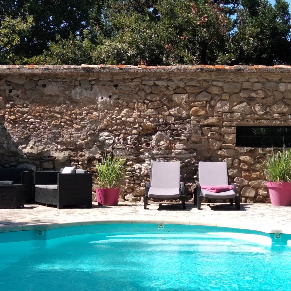 Piscine partagée ouverte du 15 mai au 30 septembre-presta