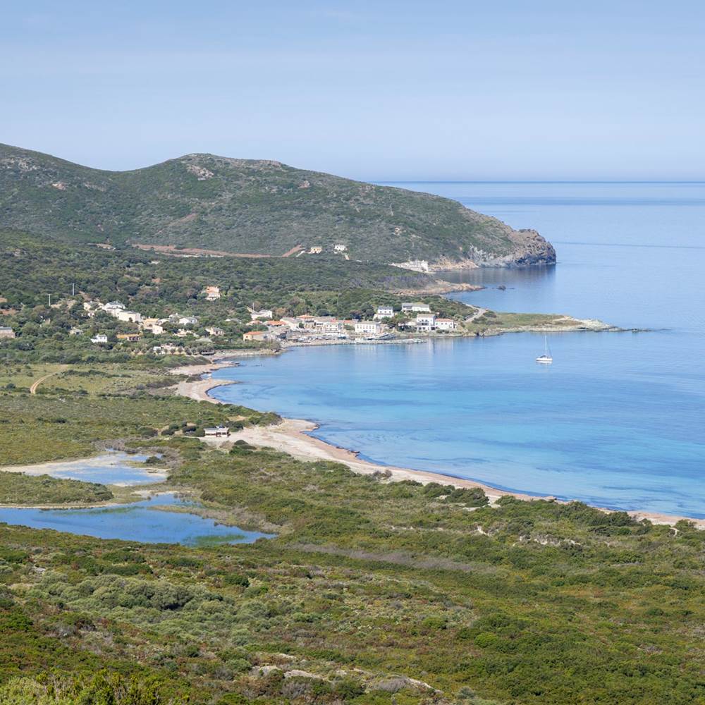 Le sentier des Douaniers, entre criques et maquis-presta