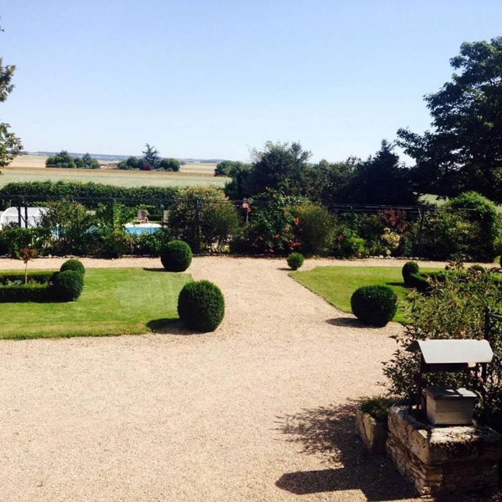 Jardin côté piscine-presta