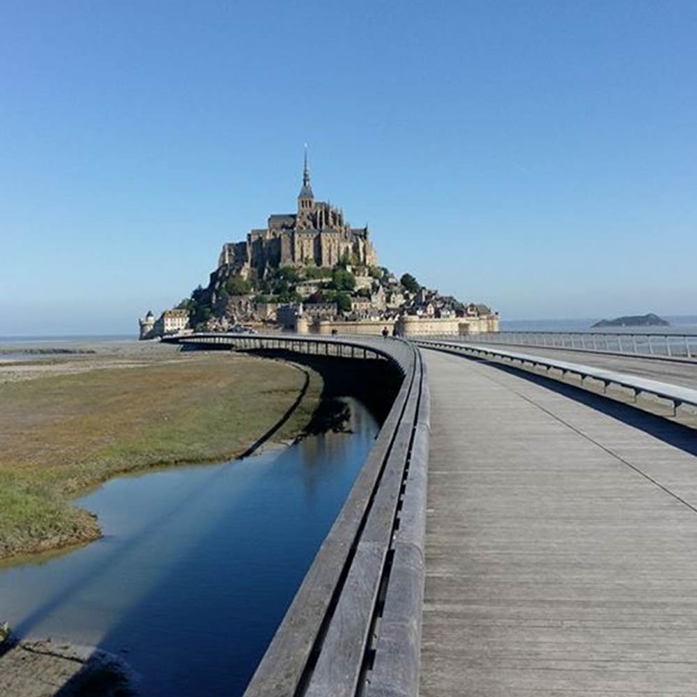 Photo prise en allant à pied sur le Mont St Michel-presta