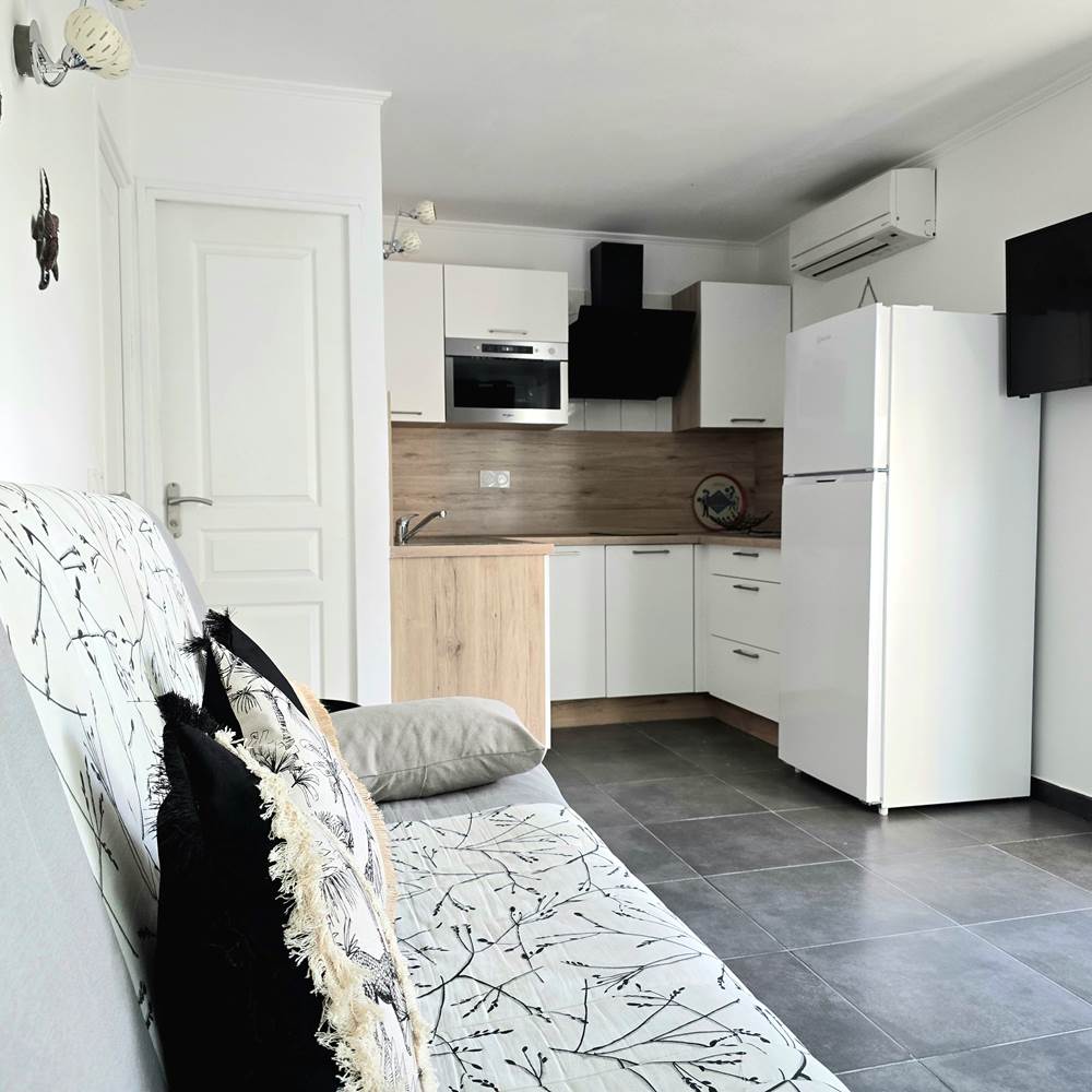 appartement-roya-bleu-azur-saint-florent-presta