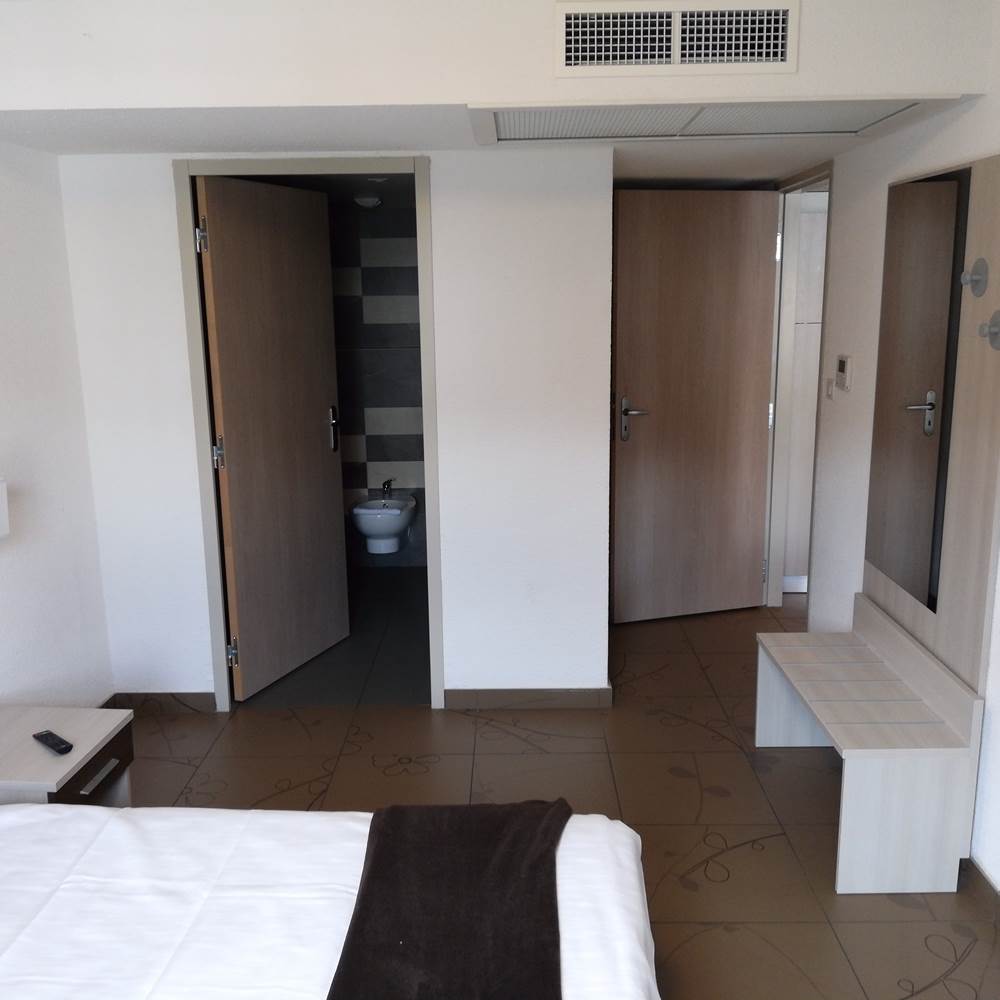 vue chambre salle de bain-presta