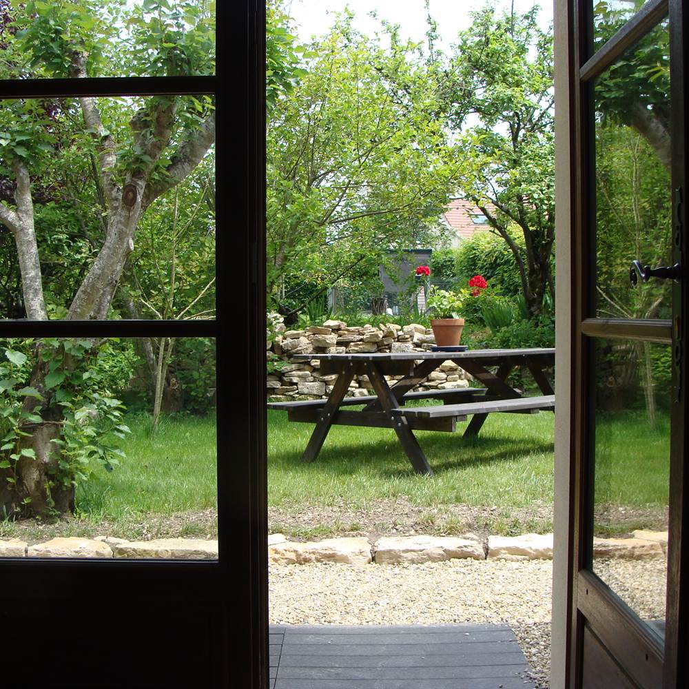 Vue sur terrasse - chambre Colette-gallery
