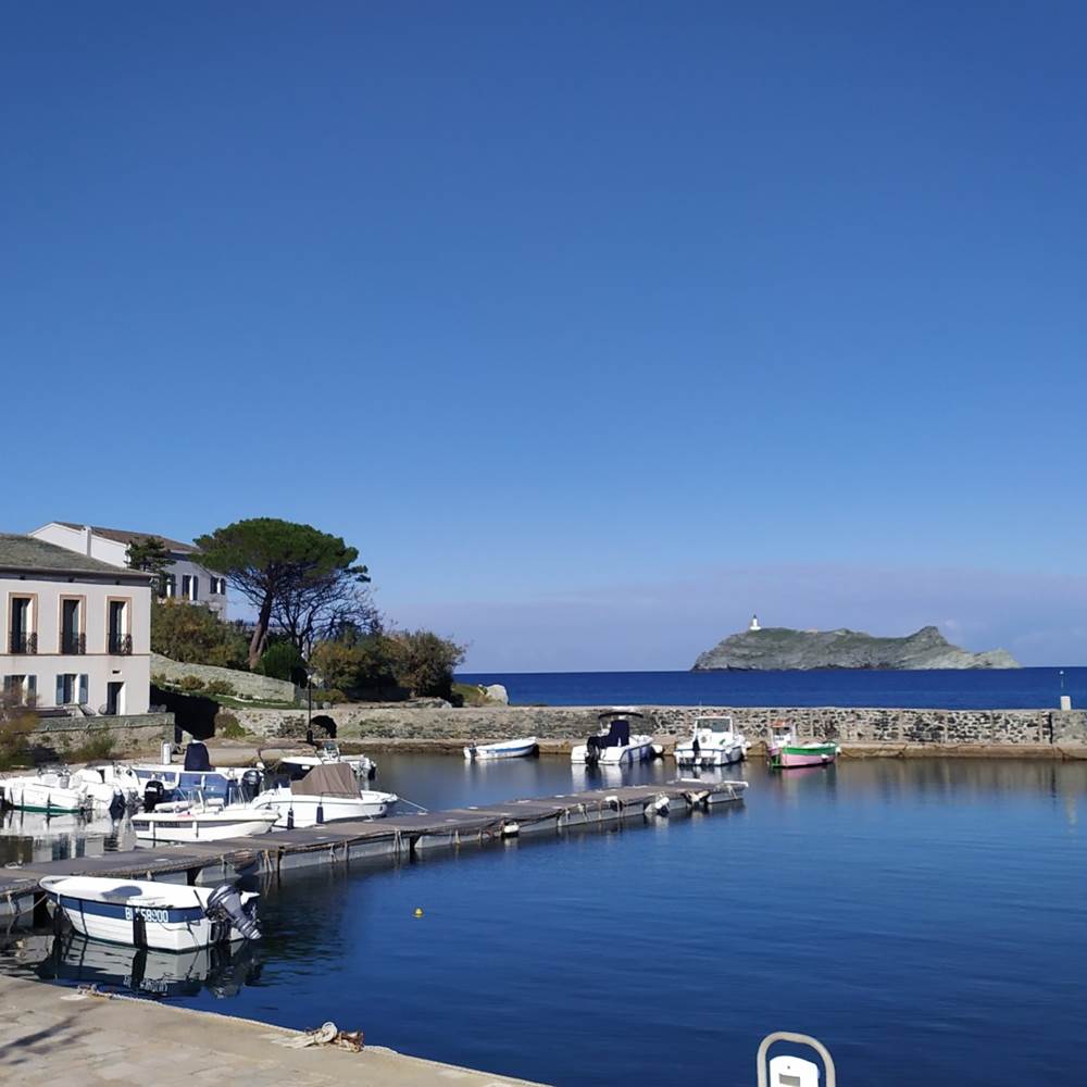 Port de Barcaggio a 8 minutes-presta