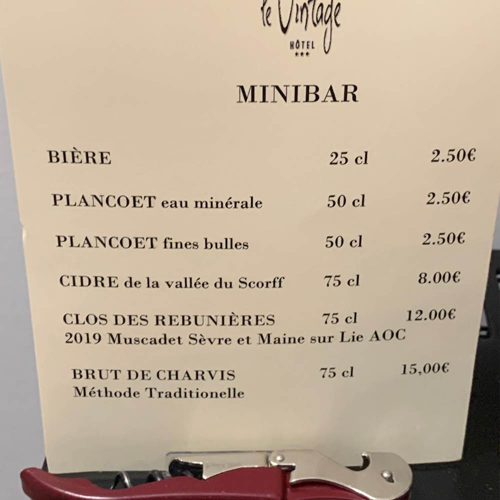 Minibar Prestige contenu  de l´hôtel de charme à Quimperlé-presta