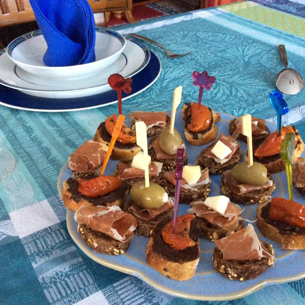 Assiette plateau chez Les Suites Champenoises-gallery