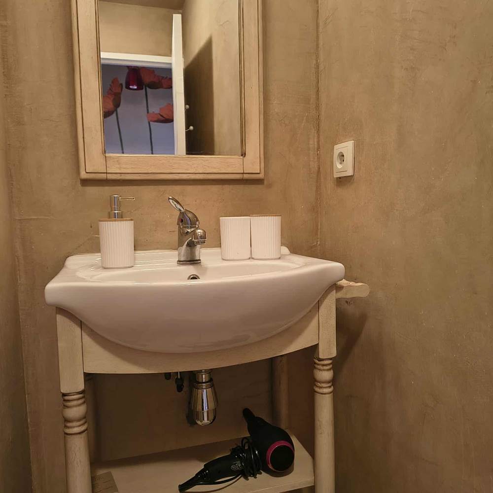 lavabo-miroir-salle-bain-chambre-champetre-centres-aveyron-presta