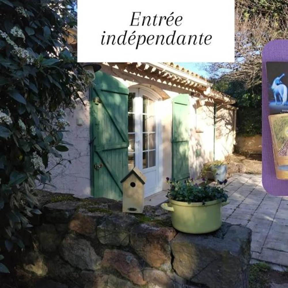 entree-independante-chambre-hotes-puget-sur-argens.jpg