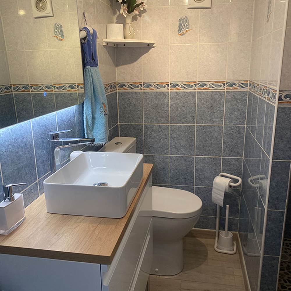 SALLE DE BAIN WC  CHAMBRE FLORENT DANS LA CHAMBRE-presta