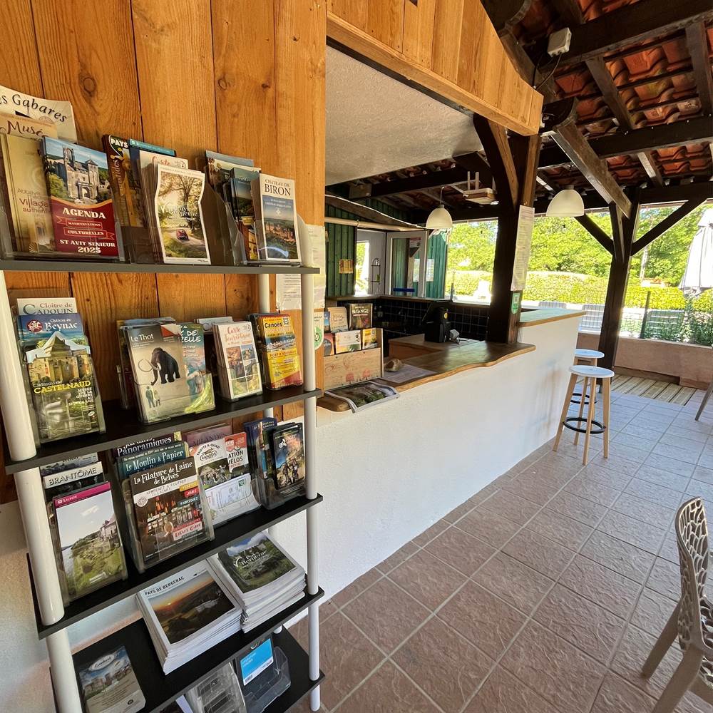 Accueil près du bar .-presta