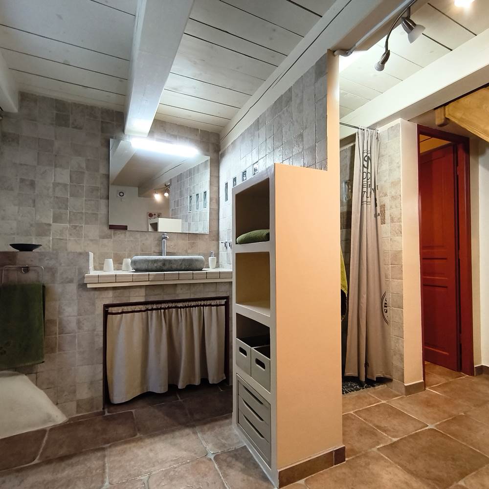 Salle de bains chambre de L Esquirol-presta